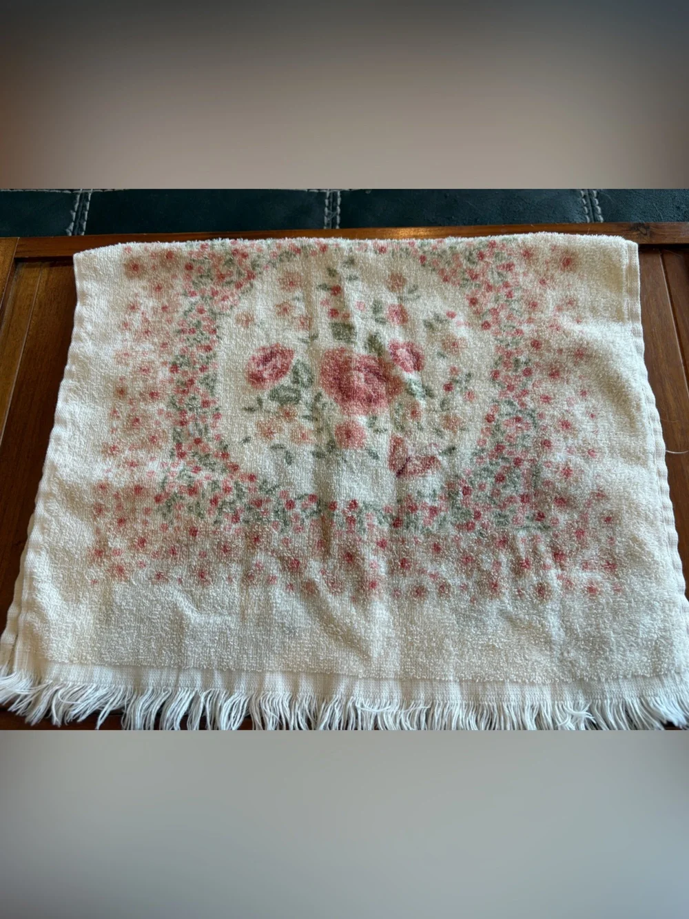 Vintage Lady Pepperell Hand Towel Floral Fringe Edge